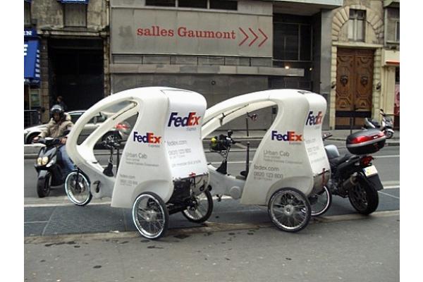 FedEx utilise des tricycles électriques pour ses livraisons à Paris