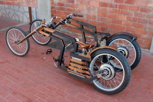 Richi Velilla et ses vélos électriques en bois