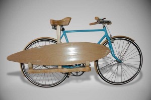 vélos en bois - Pièces de bois rapportées sur vélo ancien