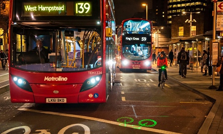 Lumière laser signalant un vélo