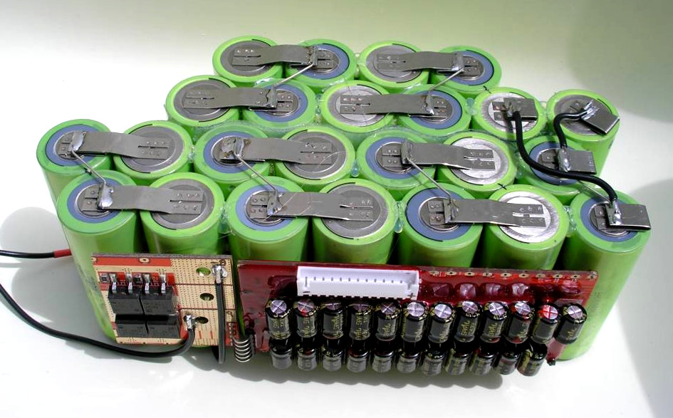 Outils/Fab/Comp] utilisation d'une batterie/pile dans un circuit électrique  [Résolu]